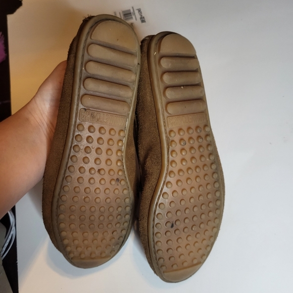 Minnetonka moccasins - Picture 3 of 7